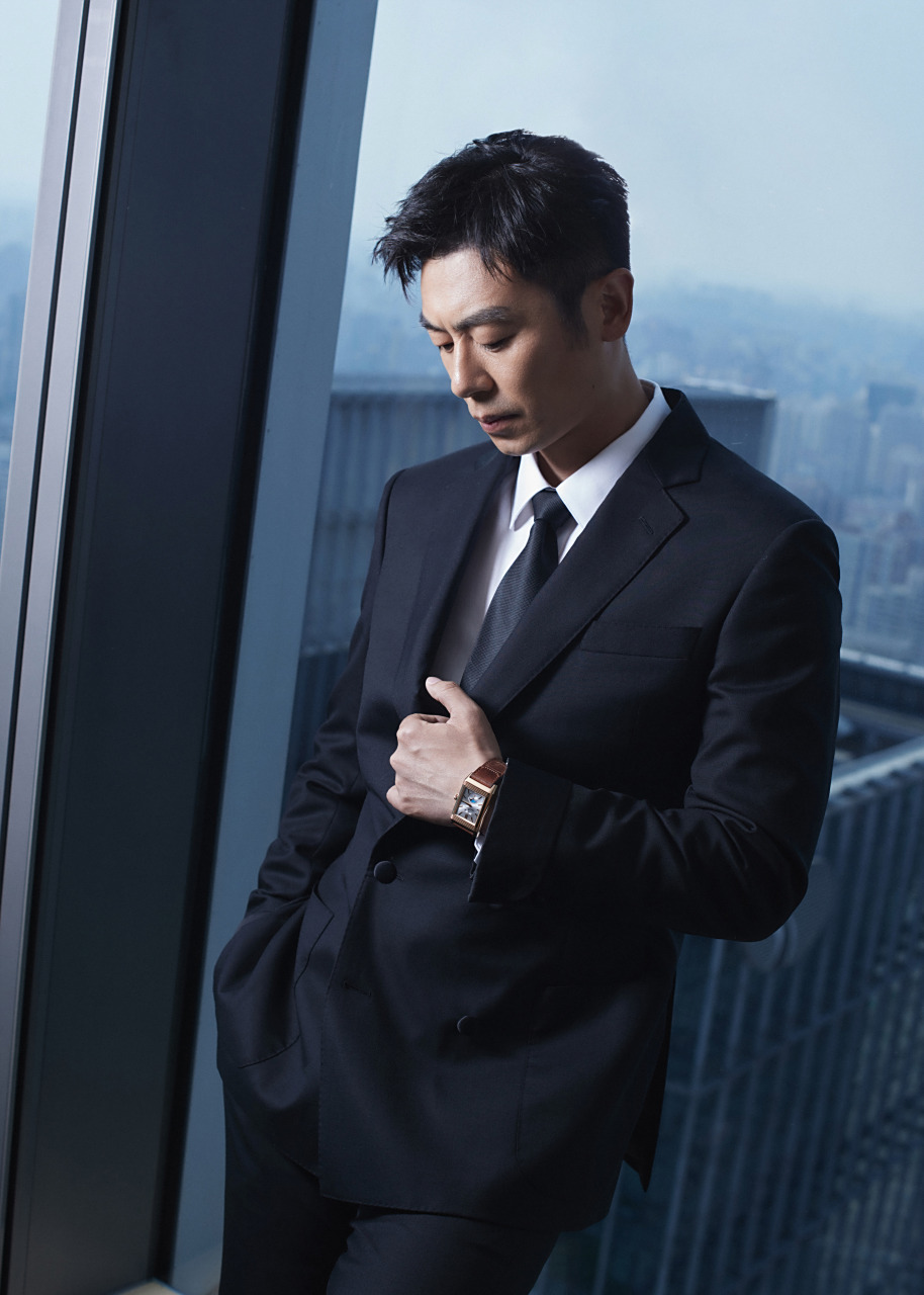 朱亚文 一身西装现身上海国际电影节,本次上海电影节他带来了自己的