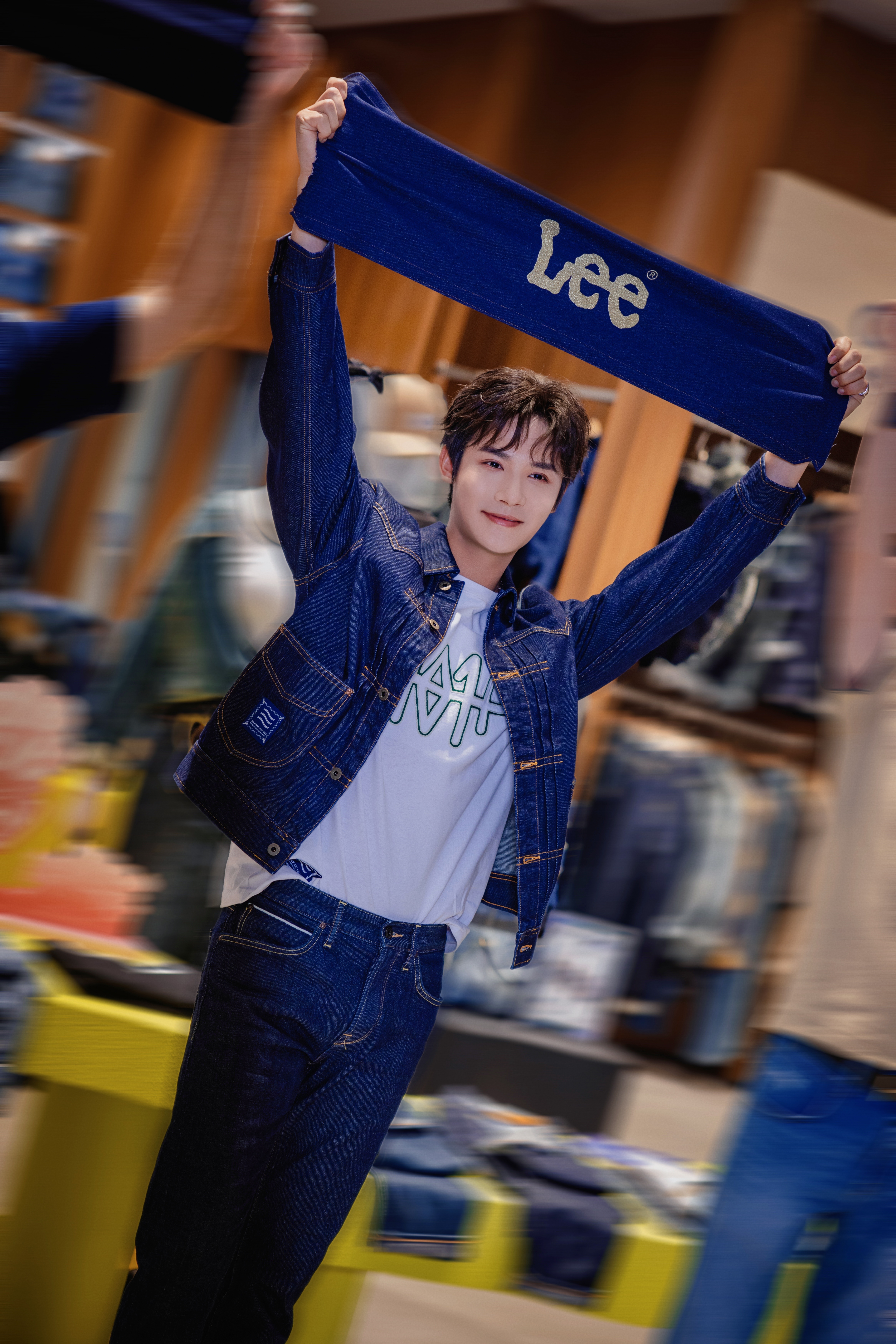 跟限定店长郑业成一起打卡仪式感快乐～#lee品牌代言人郑业成