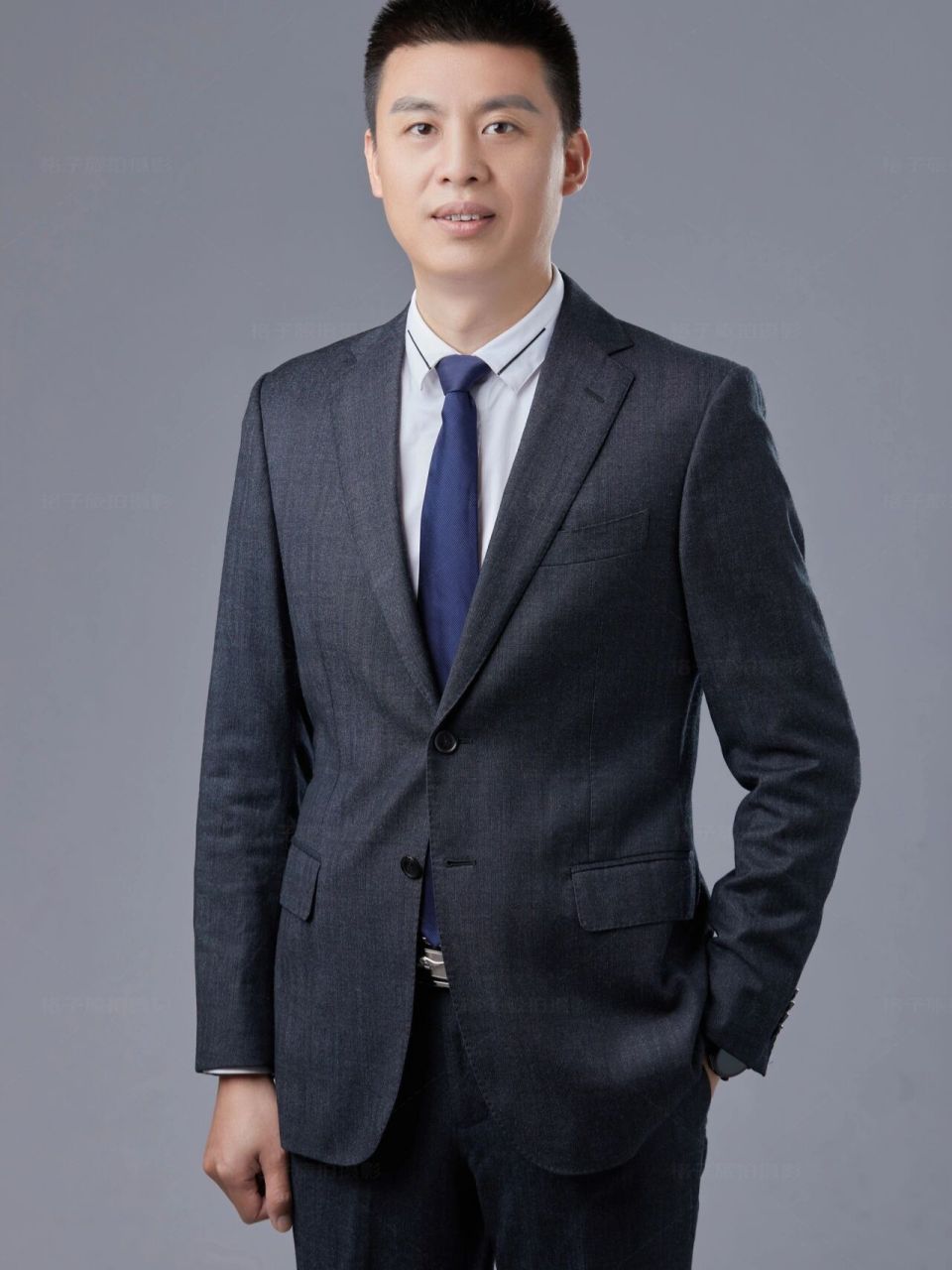 深圳男士商务正装形象照|职业照 90格子摄影工作室 一身正气的西装