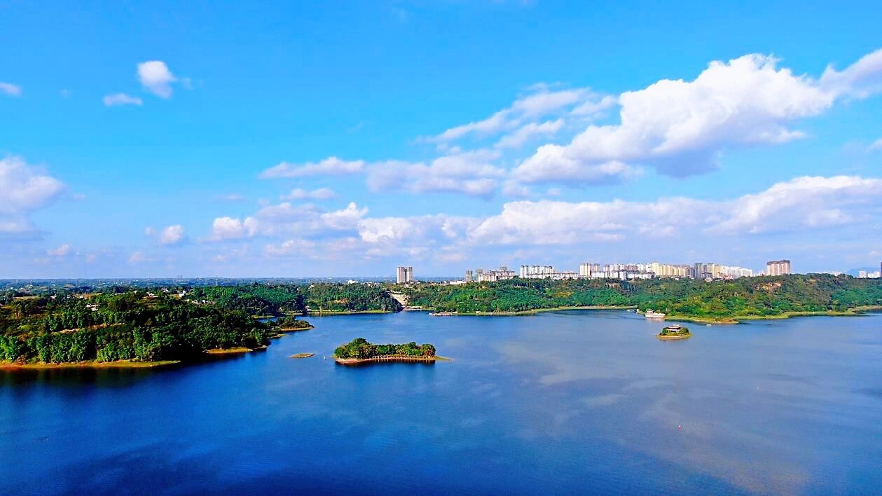 隆昌古宇湖,青山绿水,群鸟聚集,是一道靓