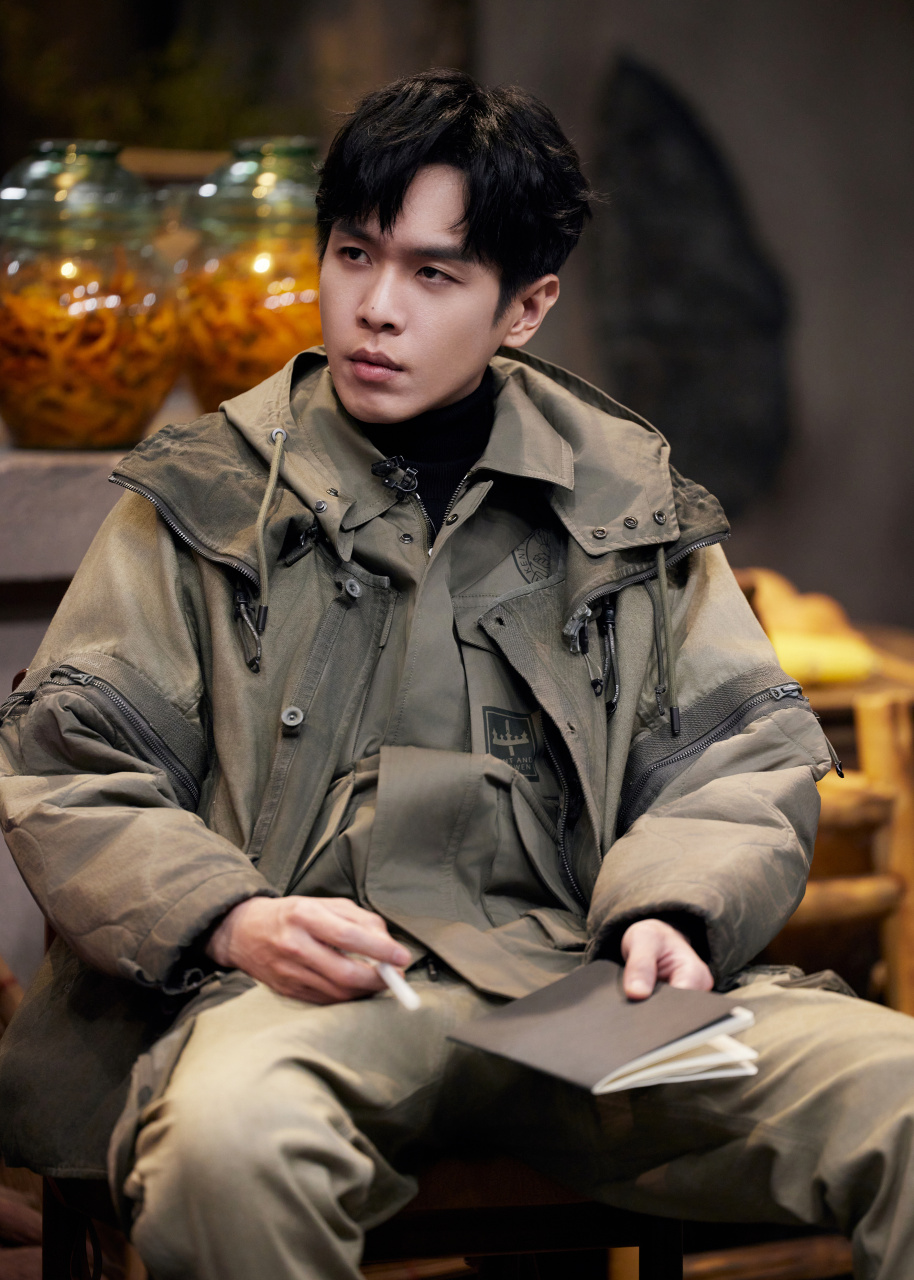 张若昀超话#大侦探# 被尘封的秘密逐渐显露,探案之旅精彩继续!张若昀