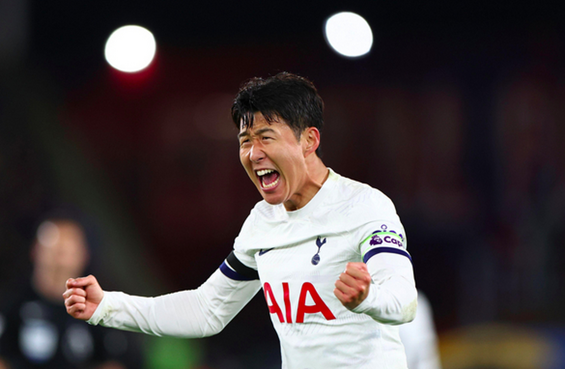 7115热刺的一次庆祝活动上,孙兴慜被问到寻找自己的另一半并成立