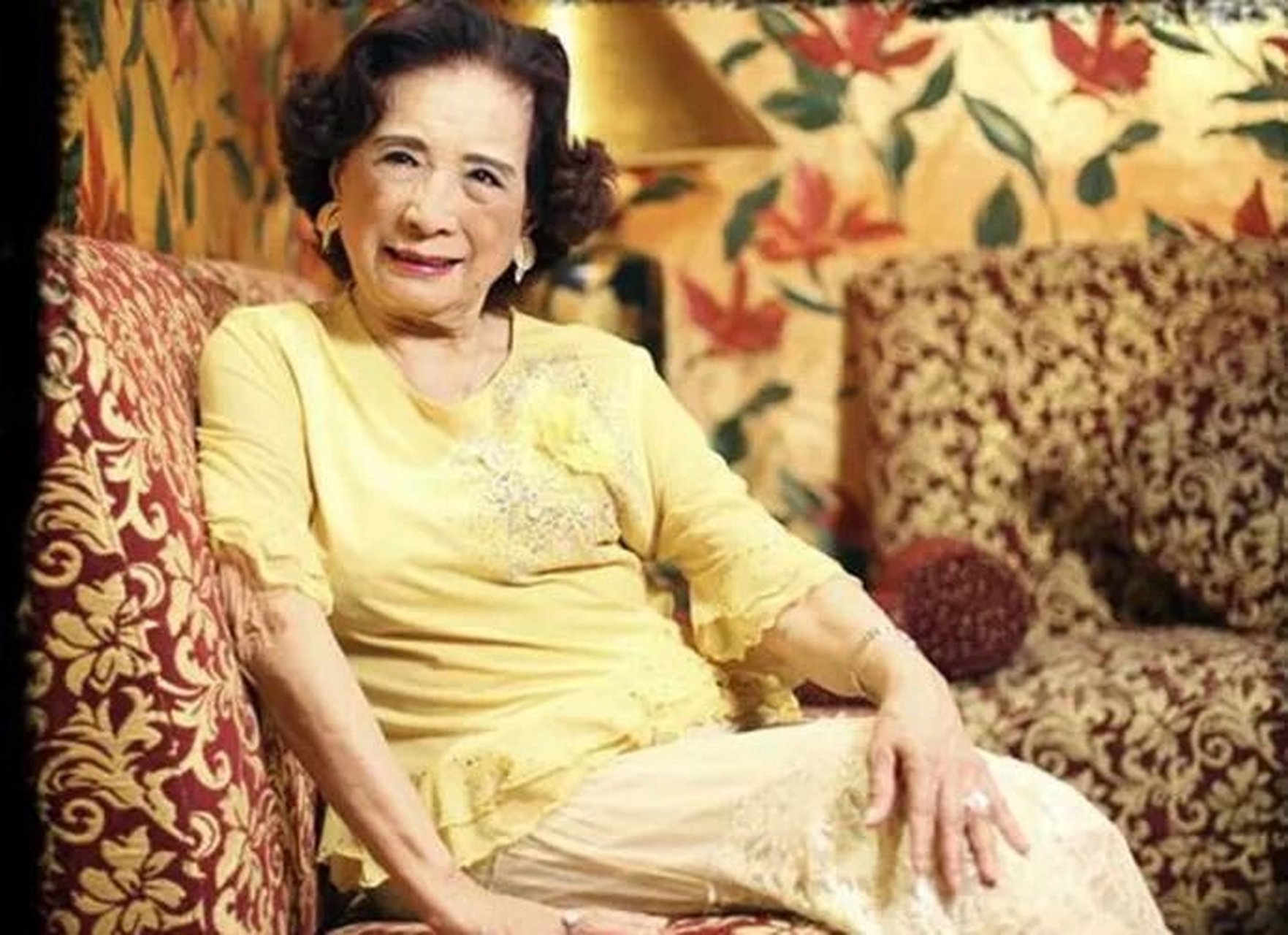 "北方有绝色,南方有佳人",唐瑛即是南方的那个佳人.