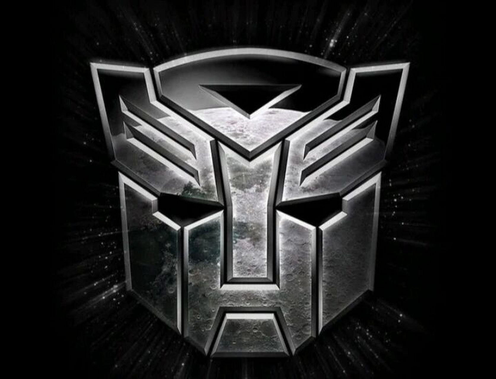 《变形金刚》影评 2007年,《 》横空出世,汽车人和霸天虎的战争从