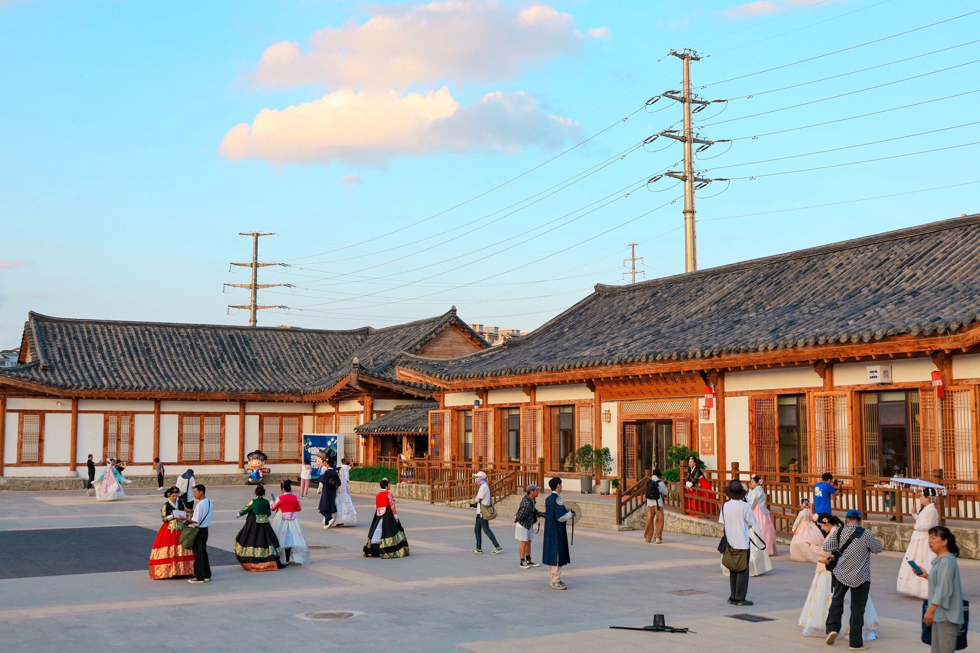 延吉中国朝鲜民俗园|朝鲜族风情 0078精致的雕刻,错落有致的庭院