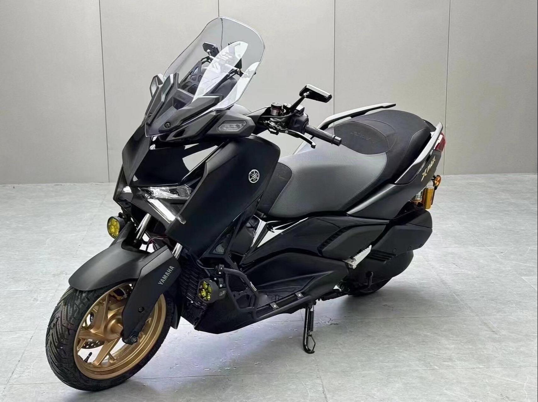 雅马哈xmax300,暗夜灰