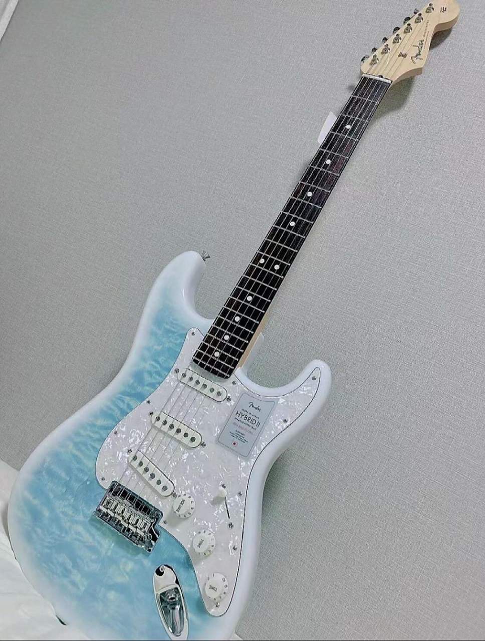 芬达电吉他.