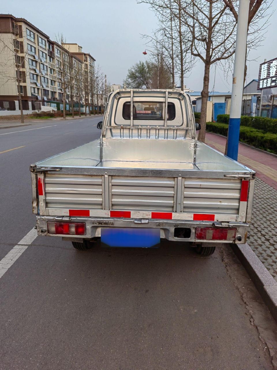 刚刚到家17年长安星卡汽油单排小货车!1.3排量大马力发动机!加长斗2.