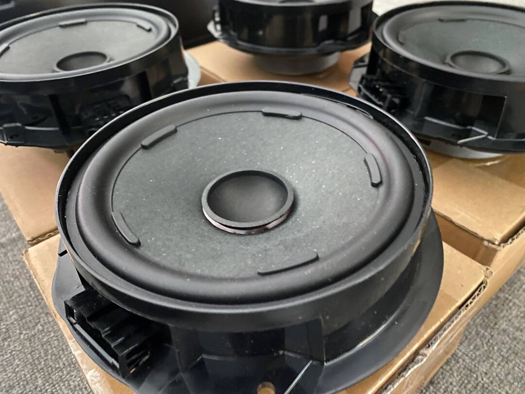 id6大众原厂高配哈曼卡顿音响进口专用功放 原厂正品id6x/id6c专用