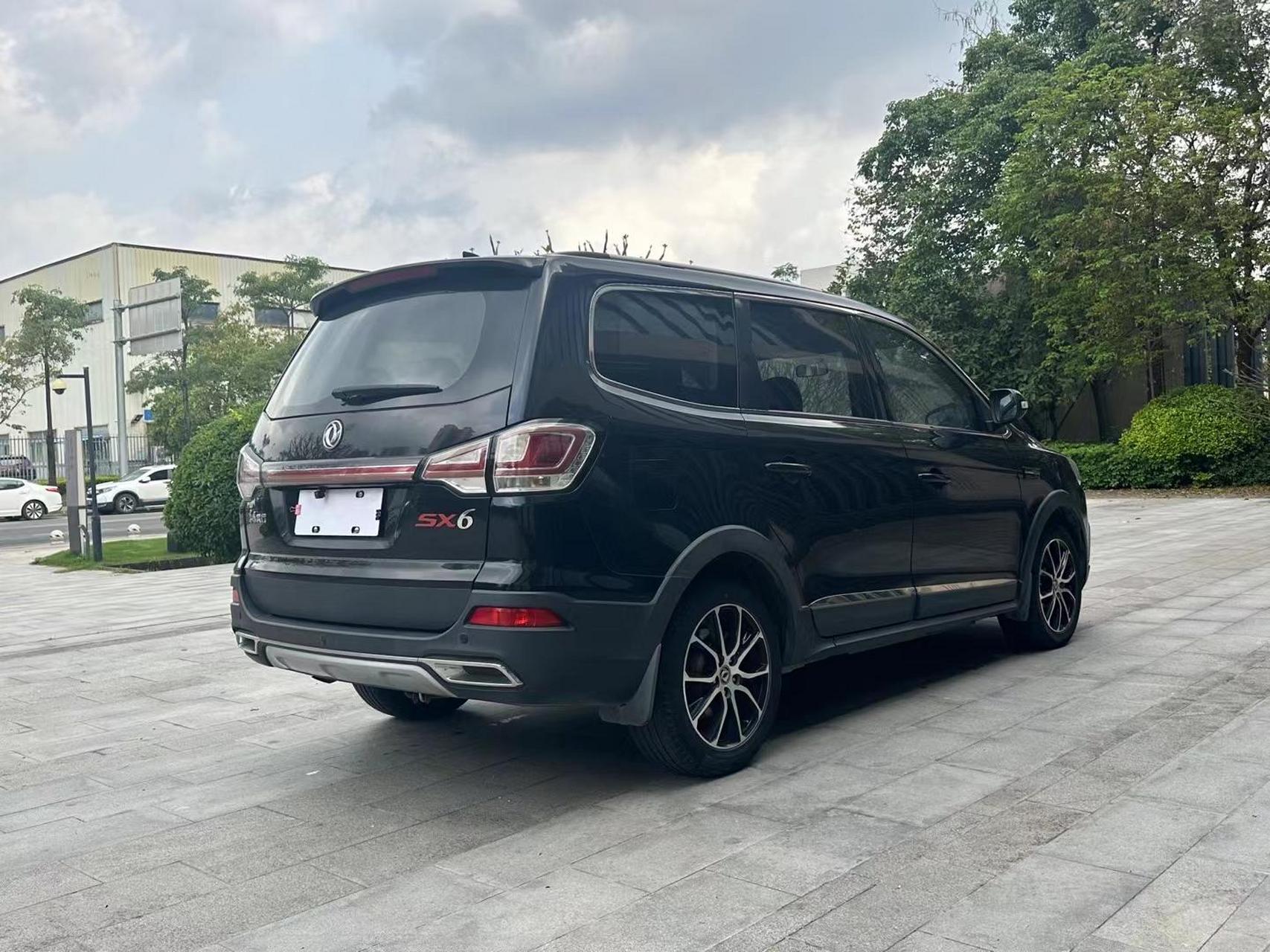 17年东风风行sx6,七座商务车,1.