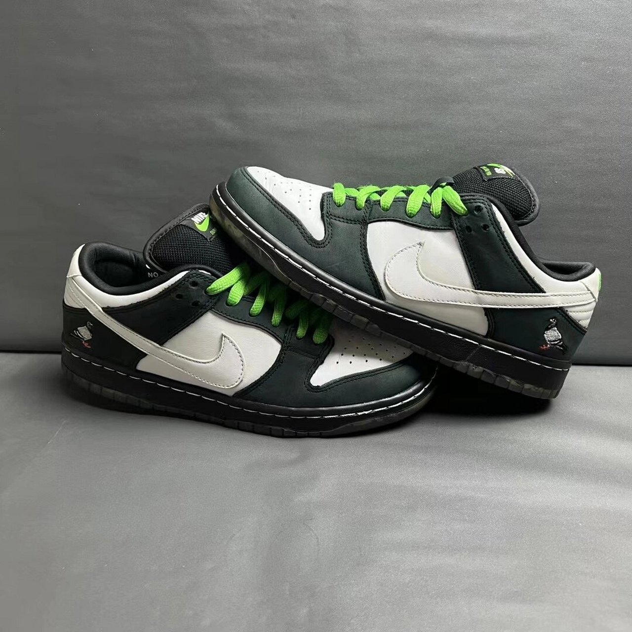 dunk sb 熊猫鸽子 42码 原盒 850秒 dunk sb 熊猫鸽子 42码 原盒 850