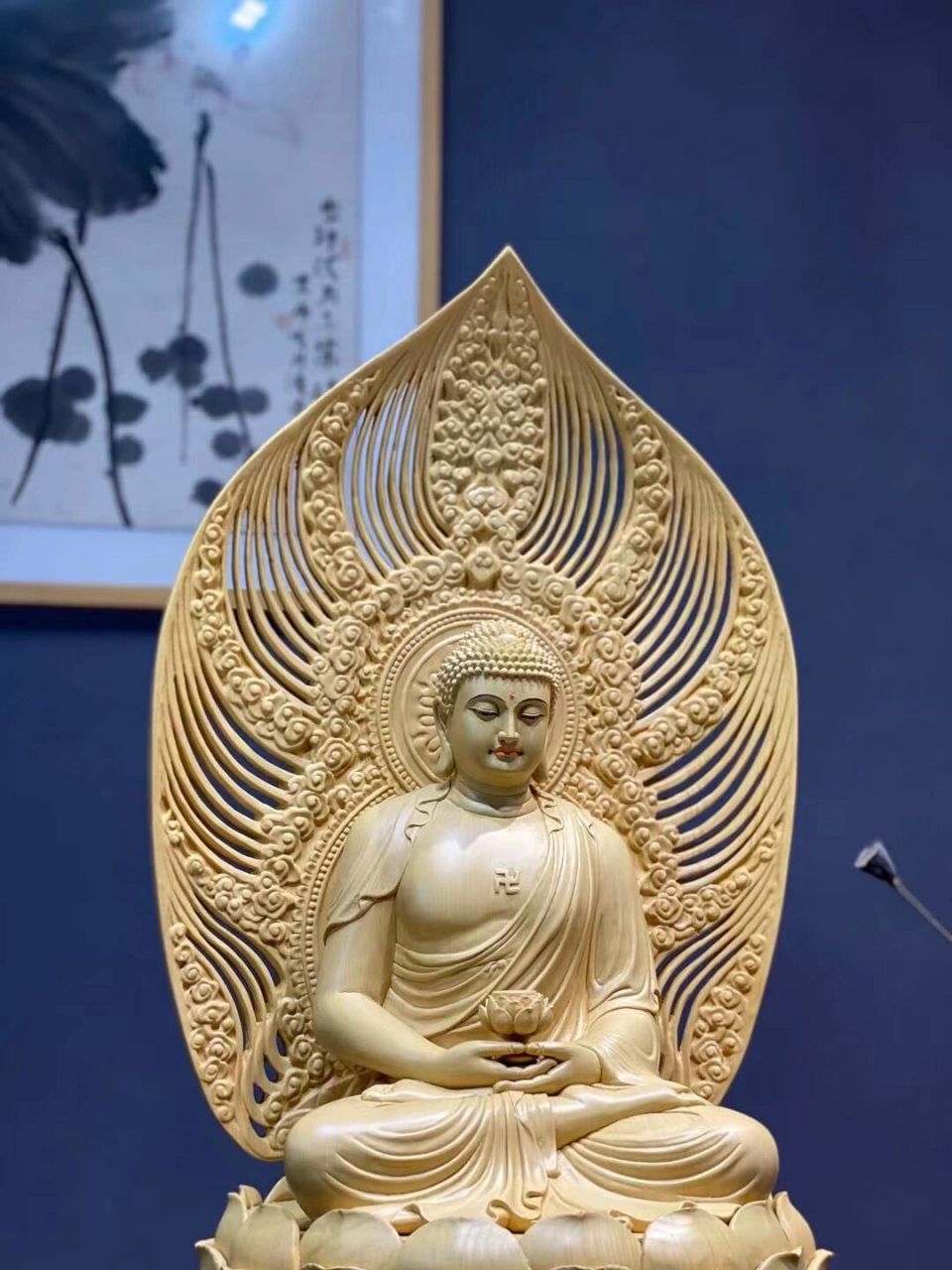 名】加拿大桧木 释迦牟尼佛 【简介】雕工精湛,立体感强 神态庄严雍容