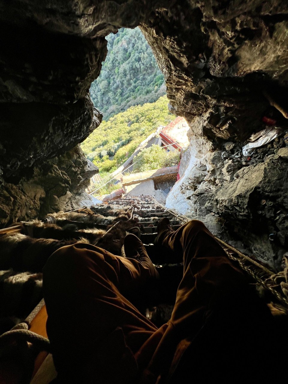 扎央宗溶洞|西藏山南 扎央宗溶洞 位于位于西藏山南地区扎朗县阿扎乡