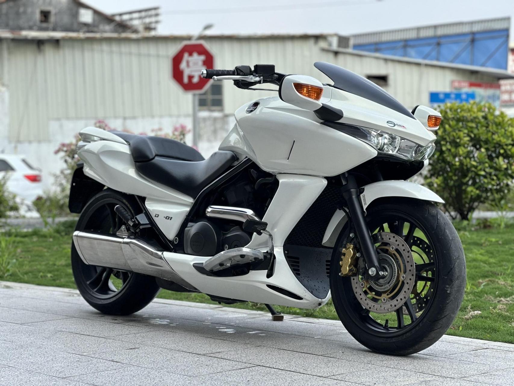 本田(大鲨鱼dn-01)顶配 abs 电热手 防盗芯片 自动波 手自一体 驻车