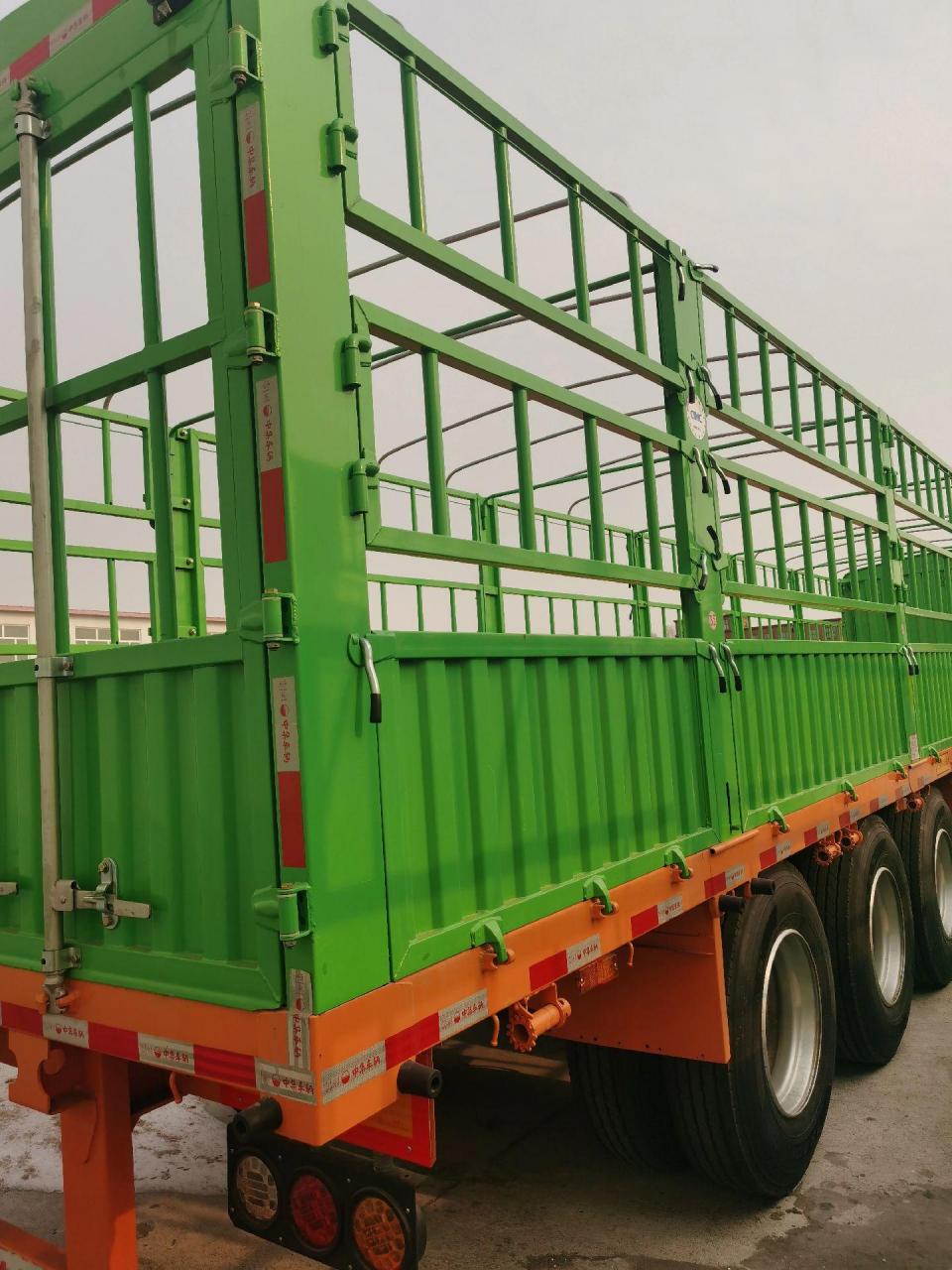 8米高仓栏鹅颈半挂车,中集华俊厂配盘刹