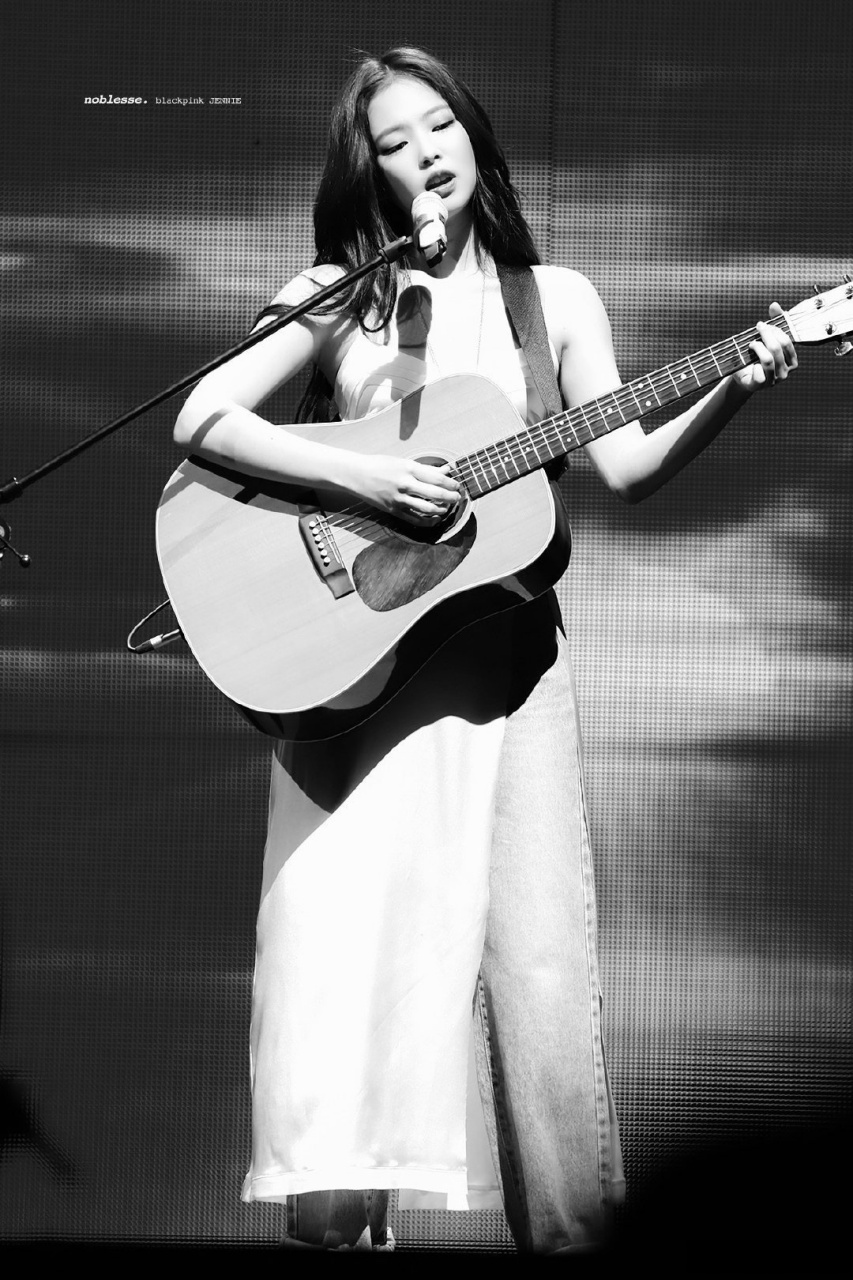 简单温柔的抒情晚安曲 小妮吉他弹唱的《best part》"its the