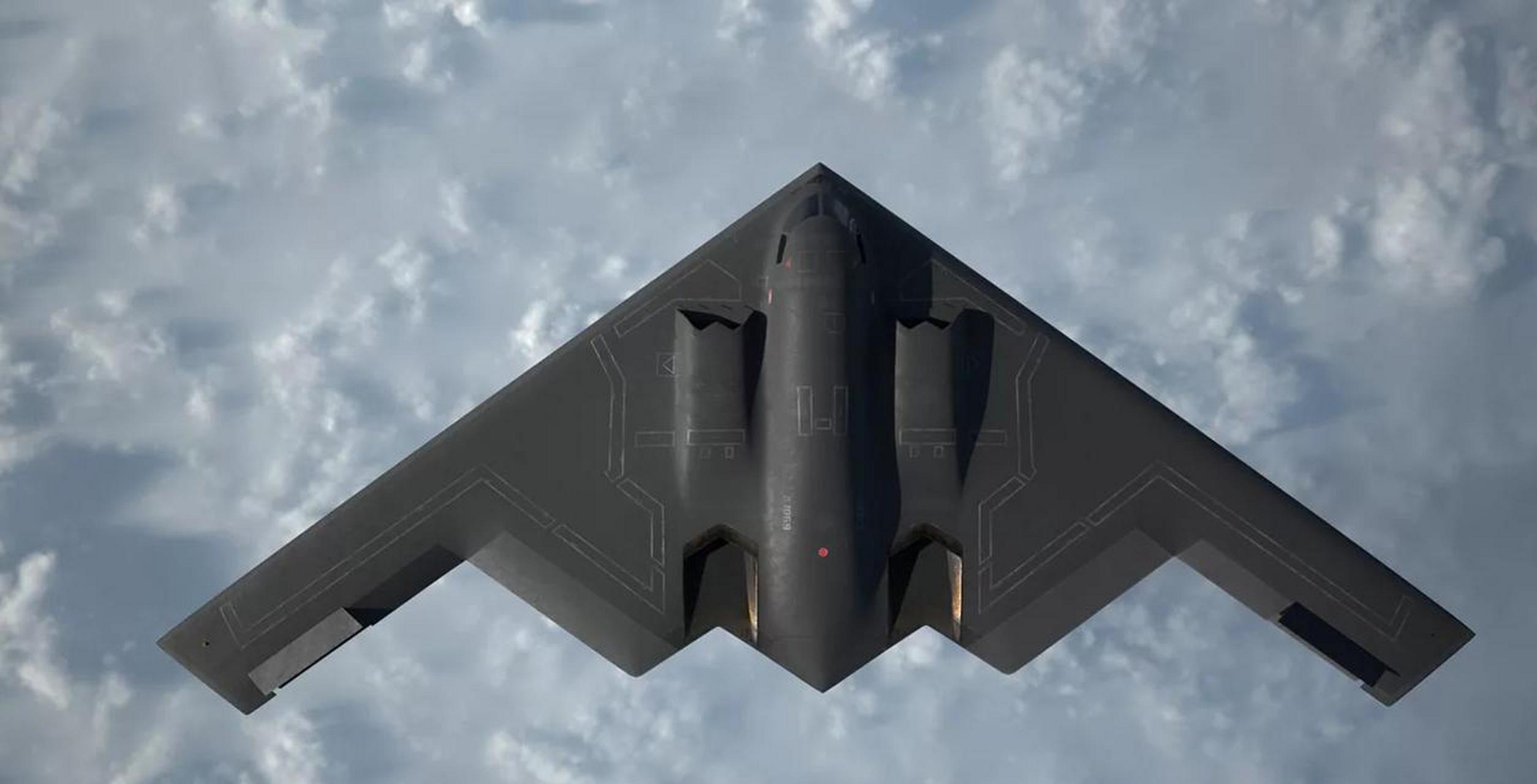 头部媒体看低美军最新式b-21隐形轰炸机的性能与战略作用.