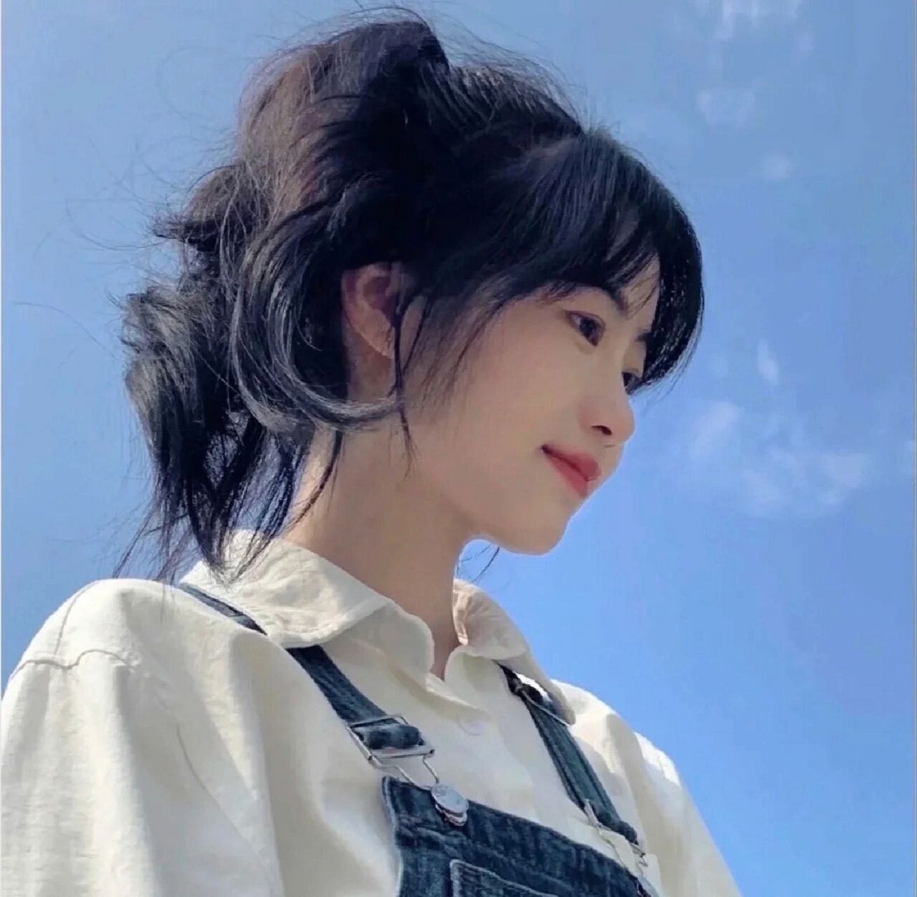 蓝色系的女生头像