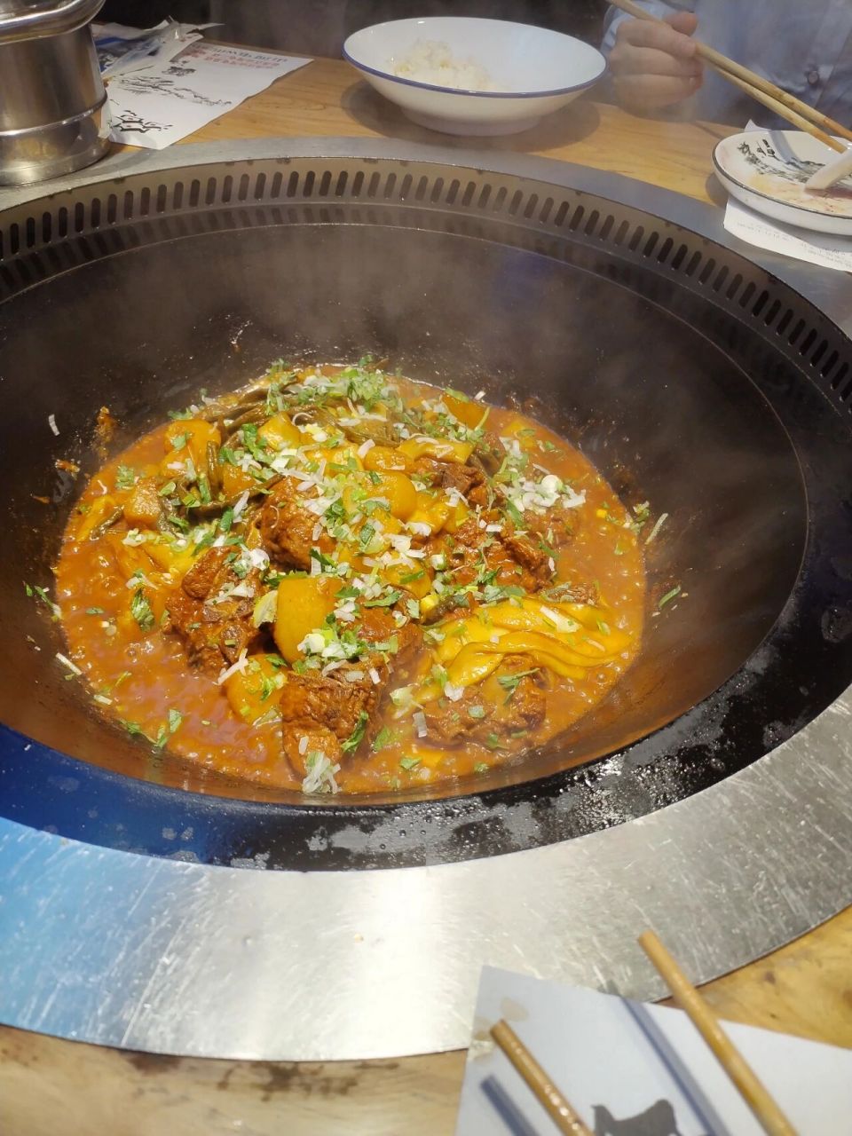 牡丹江美食推荐 图一 山河屯铁锅炖,我觉得比其他家的铁锅炖好吃一些