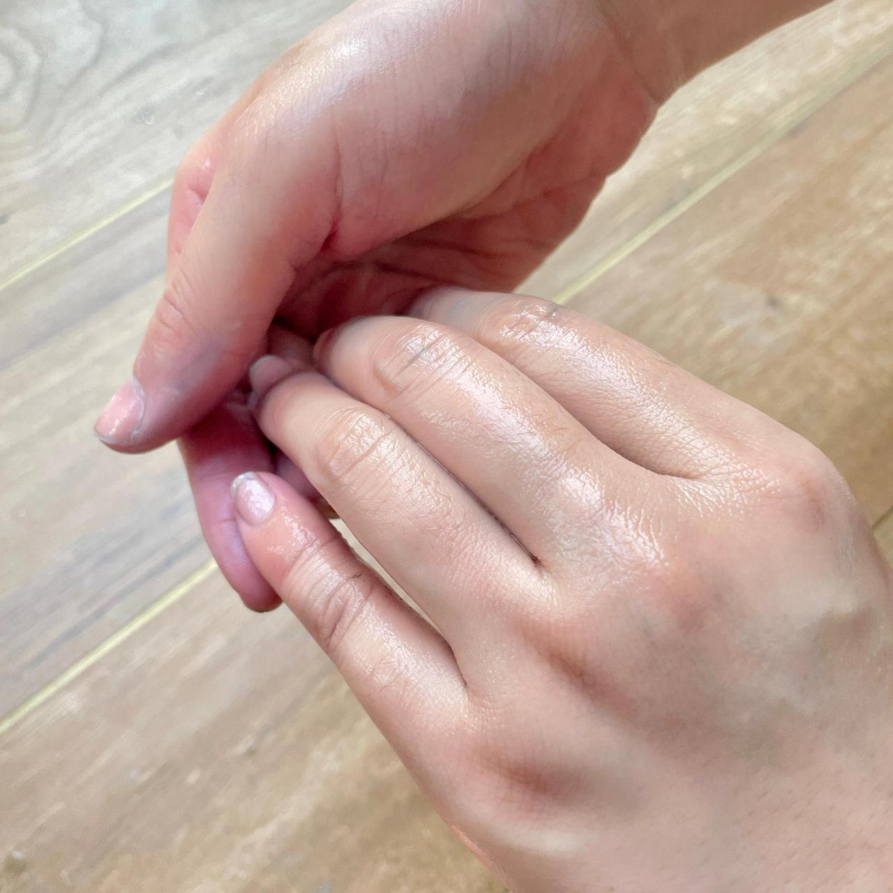 找到了洗掉手染墨水的方法! 打印机没修好,染了一手墨水!