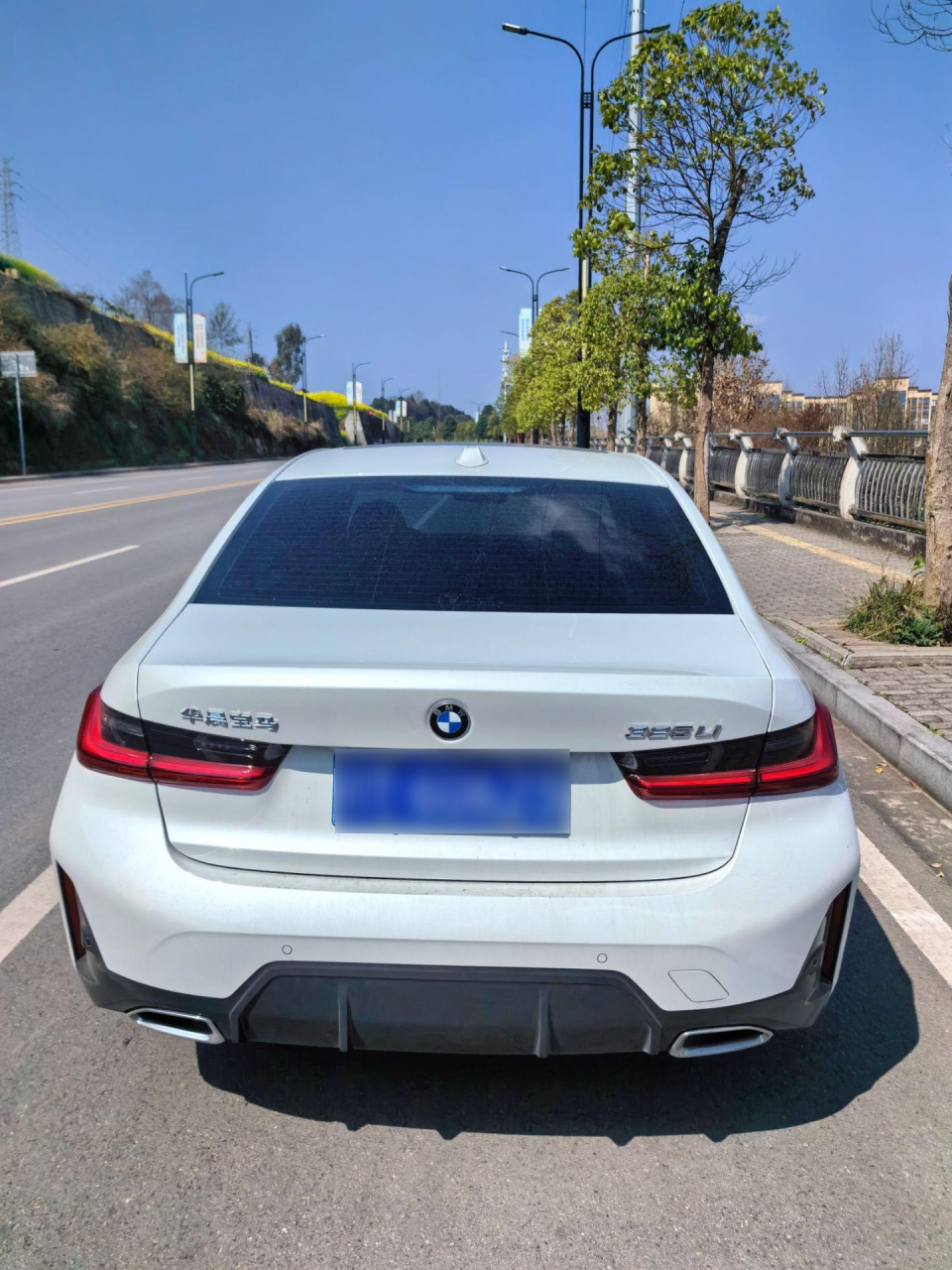 听说宝马3系325li 运动优惠9个左右,落地29.