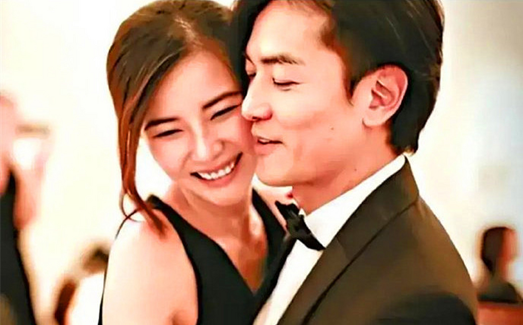 郑伊健结婚时,邵美琪大方的送上了自己的祝福.