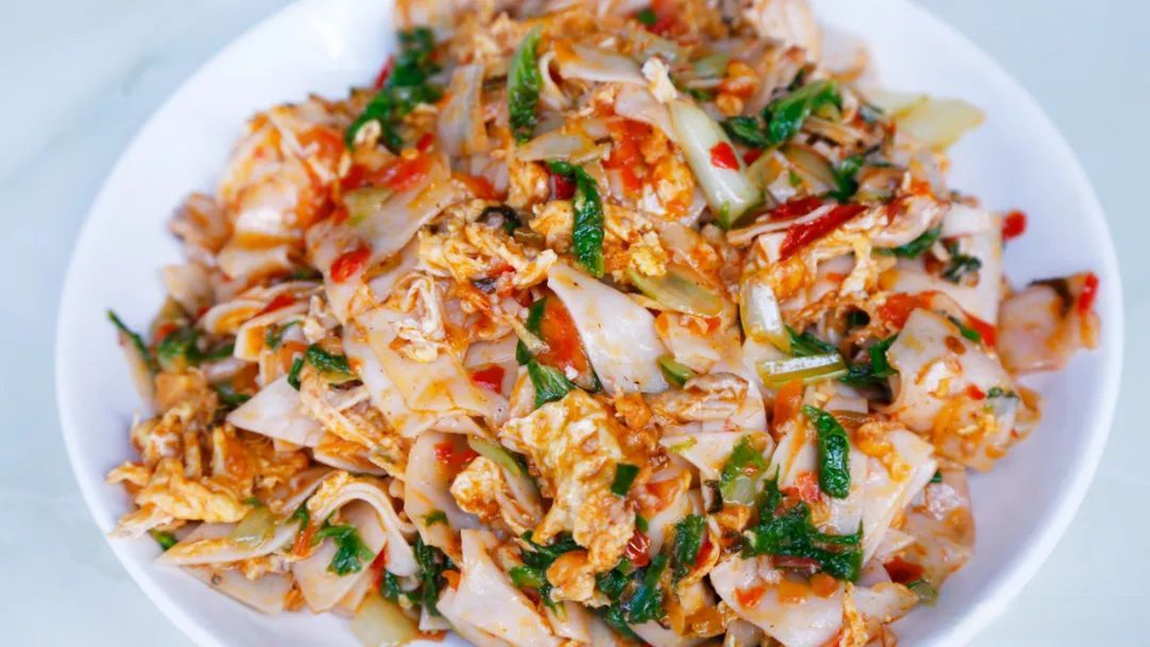 总要去趟腾冲吧# 【暑期游腾冲品特色美食】腾冲是云南西部边陲谐城