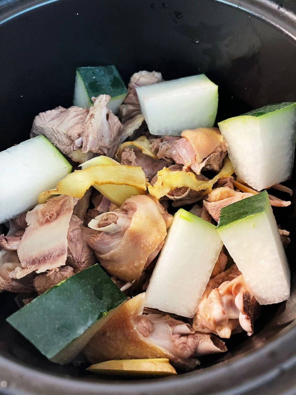 冬瓜薏米老鸭汤 78功效: 1.