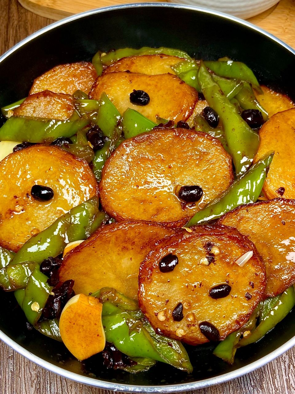 之前和婷总出去下饭馆,吃到这道擂辣椒土豆片,回去想了三天呀!