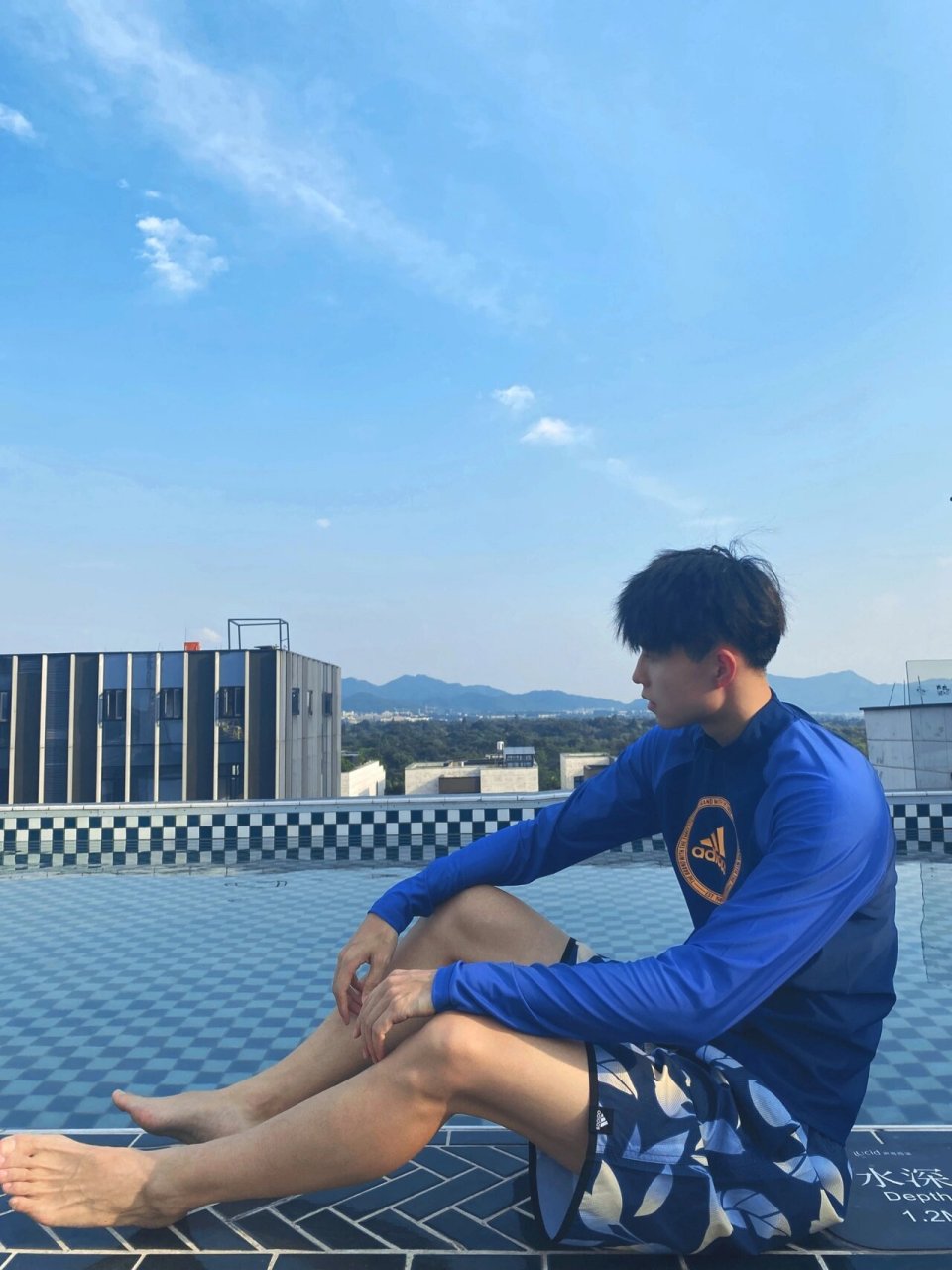 无边泳池|腹肌|减脂|健身|林宇宙宙 今天是游泳宙90 无边泳池爆赞