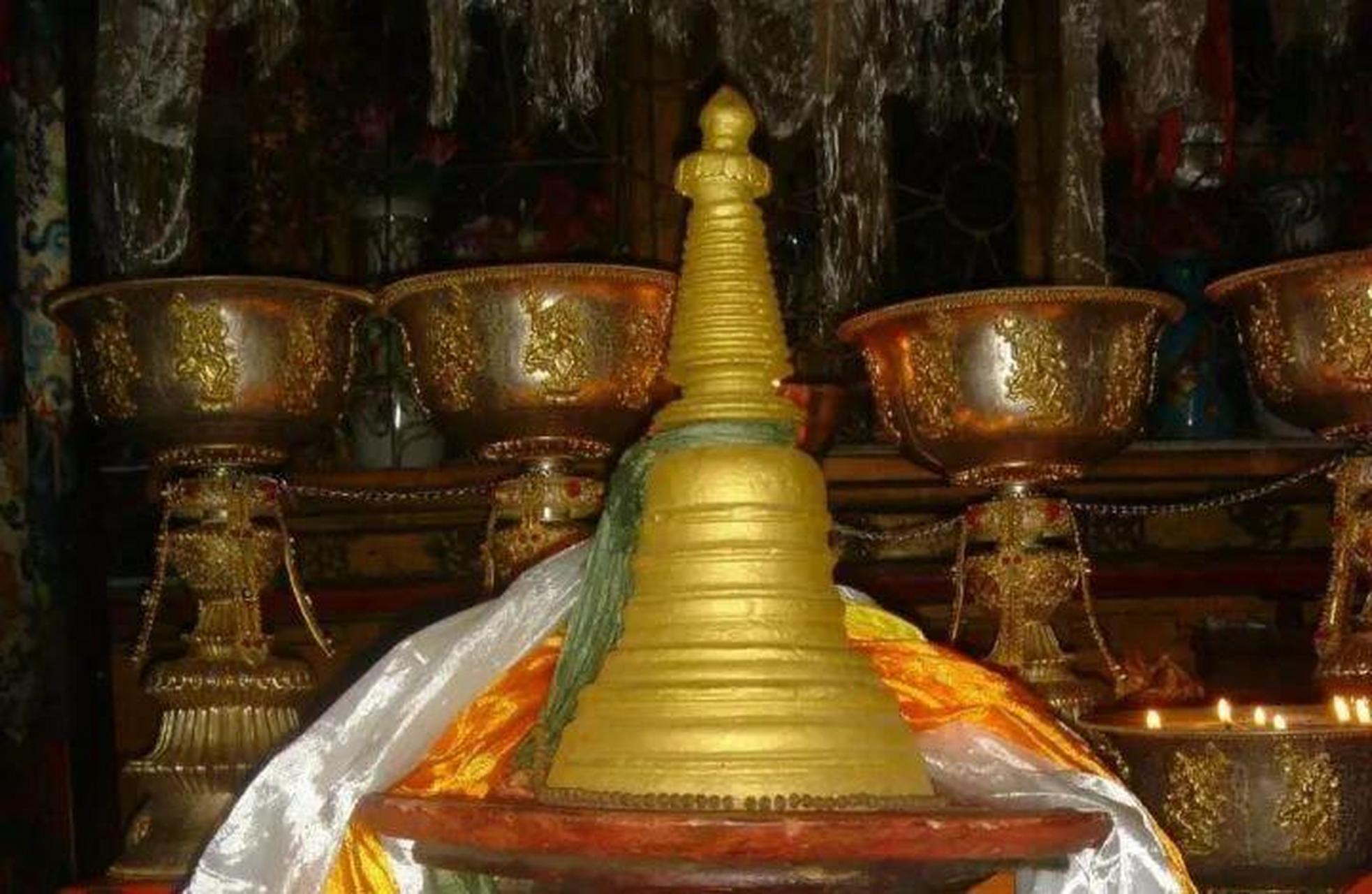 (见者得福)阿底峡尊者的噶当塔和度母像 阿底峡尊者(atisa 982~1054)