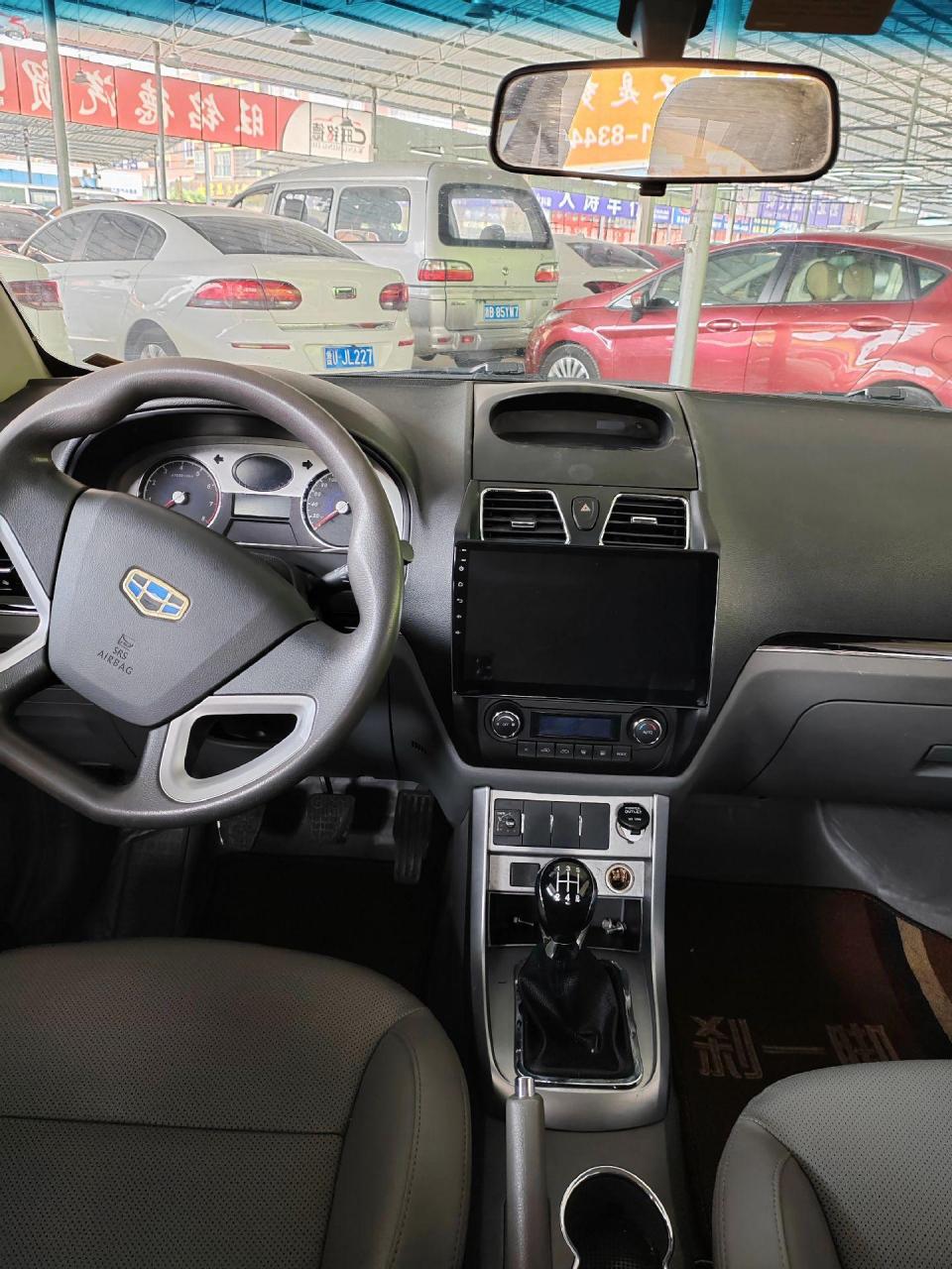 18年吉利帝豪ec718. 原厂油气两用,手动挡1.