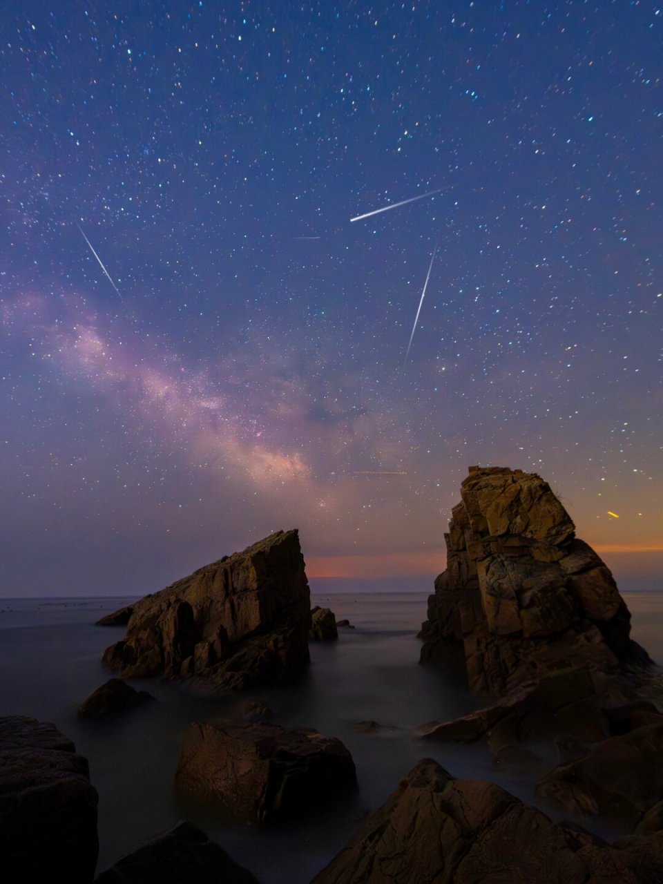 90双子座流星雨被誉为北半球三大流星雨之一,以流量大,亮流星多闻名