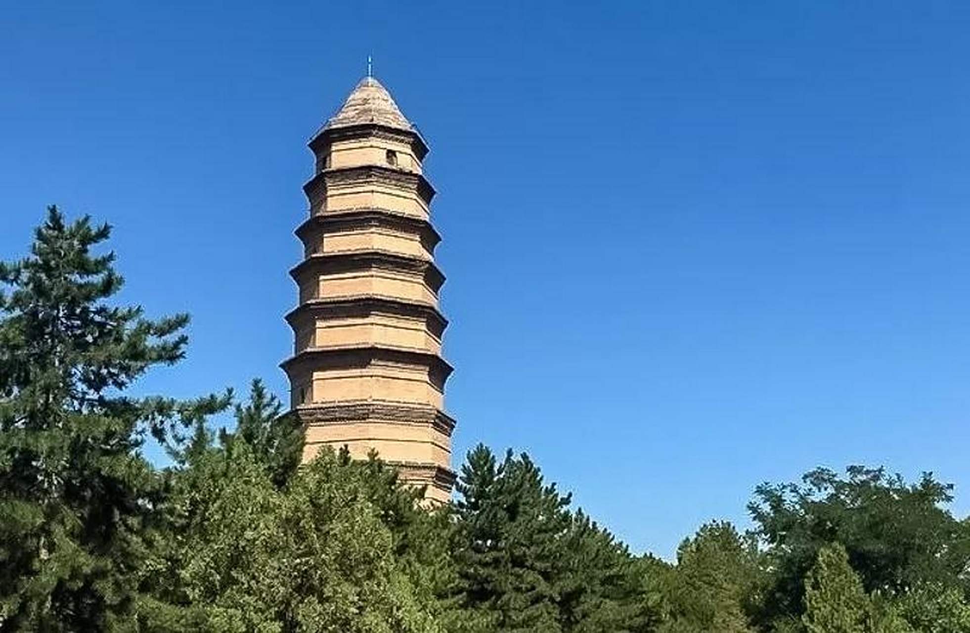 2021年陕西省延安市13区县市gdp排名榜  第一名宝塔区:416.