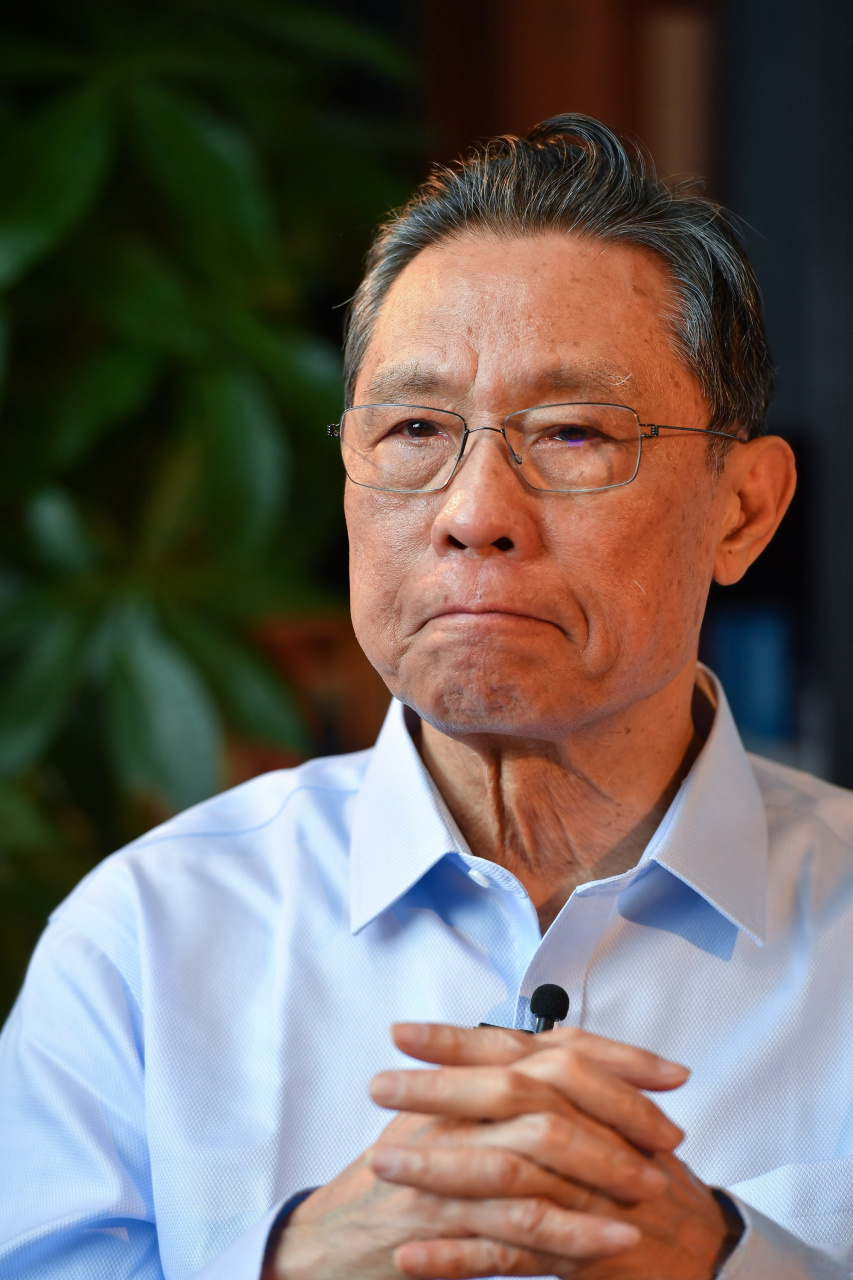 钟南山,03年非典逆行救援,我深受他的影响报考了广州医科大学,钟南山