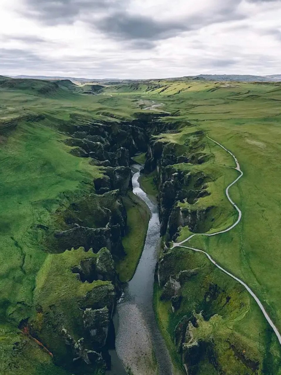 6015东非大裂谷不仅被称为"地球脸上最大的伤疤",更被美誉为"世界