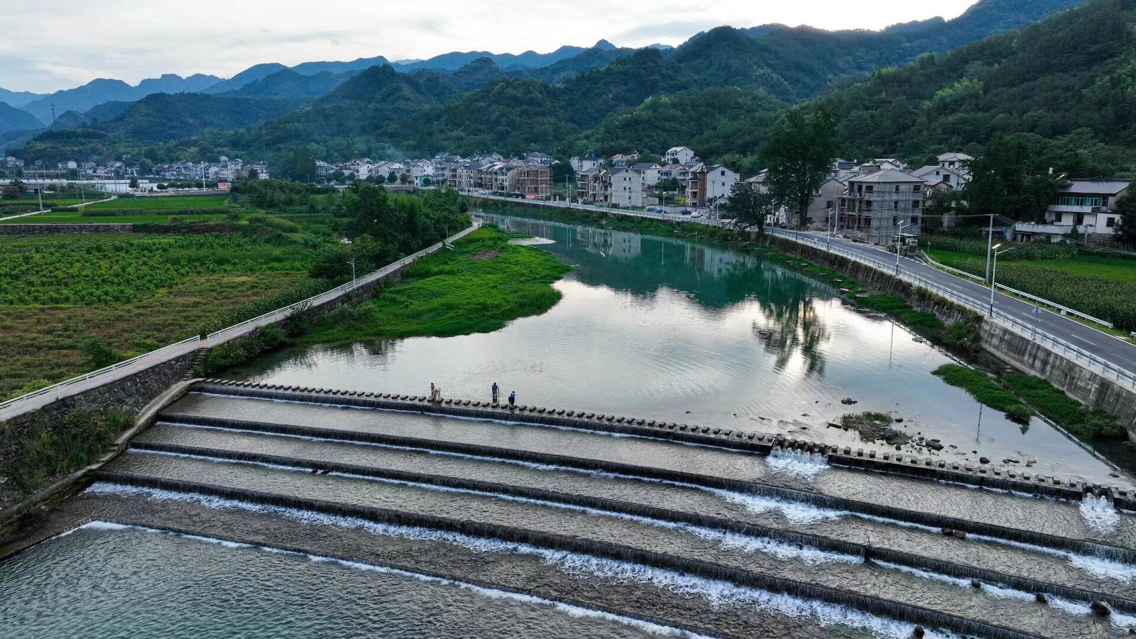 藏在山里的古村 人间仙境清凉峰  	 99临安区清凉峰镇新峰村玫瑰