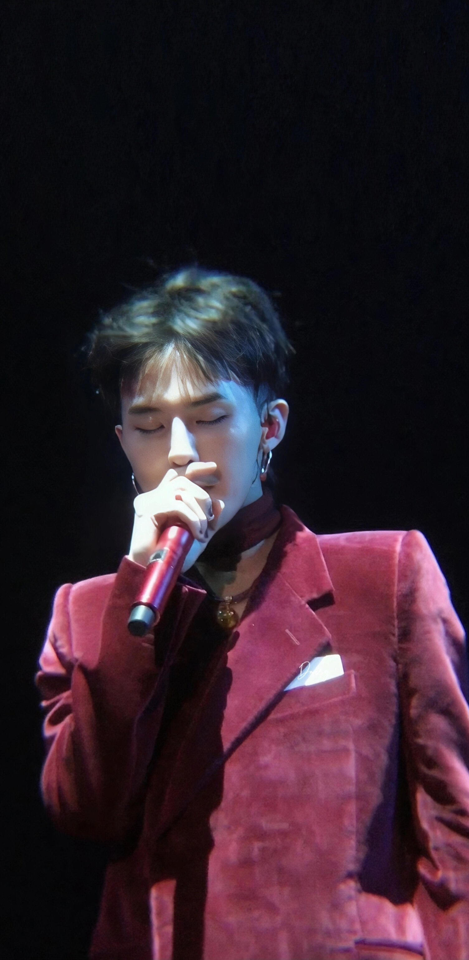 听说你在找权志龙壁纸?