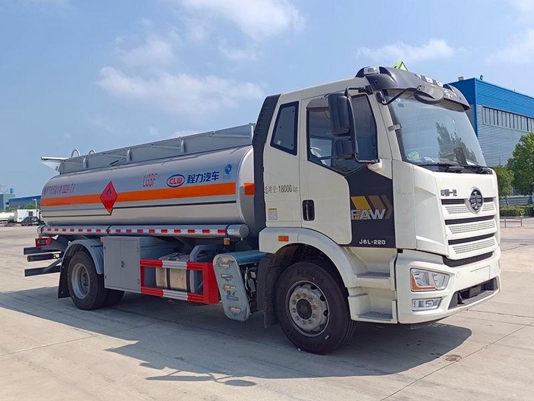 10吨油罐车,易燃液体运输车.程力牌cl5180gjyc6型加油车 一汽解放10吨
