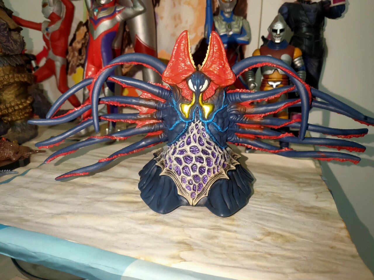 莫奈拉女王,怪兽软胶重涂,万代正品系列,初登场于戴拿奥特曼剧场版