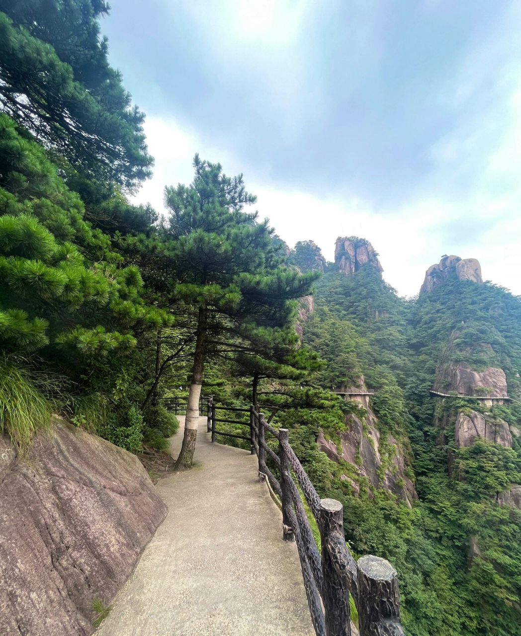 九华山天台景区(花台) 路的尽头还有路,加油!