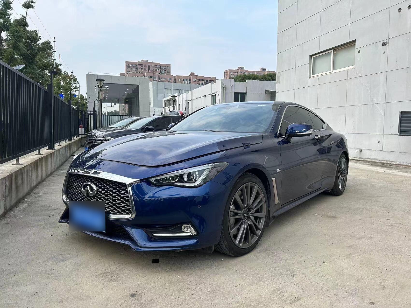 一代神车英菲尼迪q60s,上海大牌不限行,两门四座硬顶跑车,前置后驱