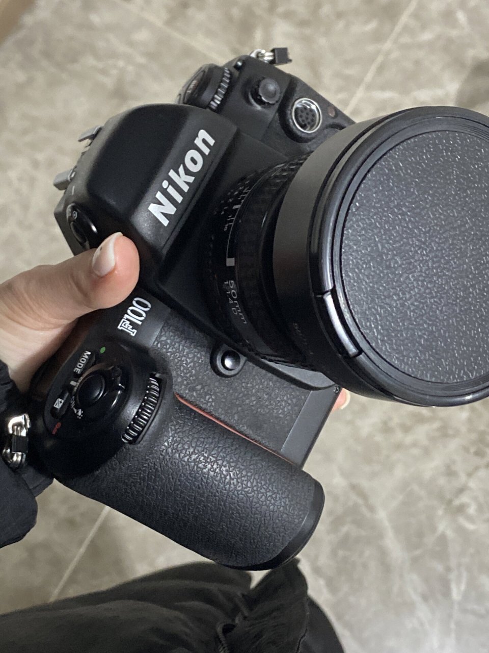 尼康f100咋用啊!
