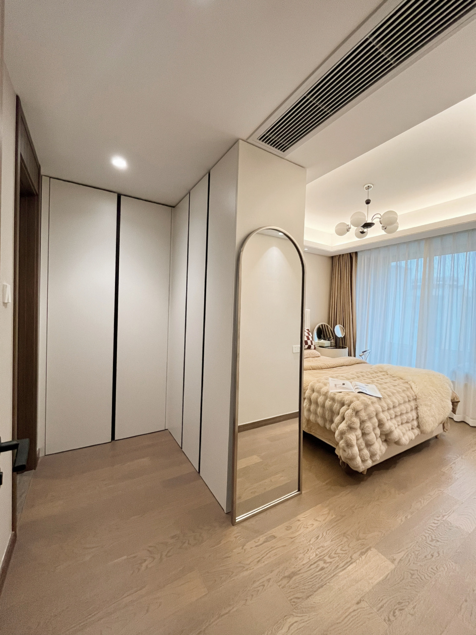 l型衣帽间这样设计好用到爆 hello!