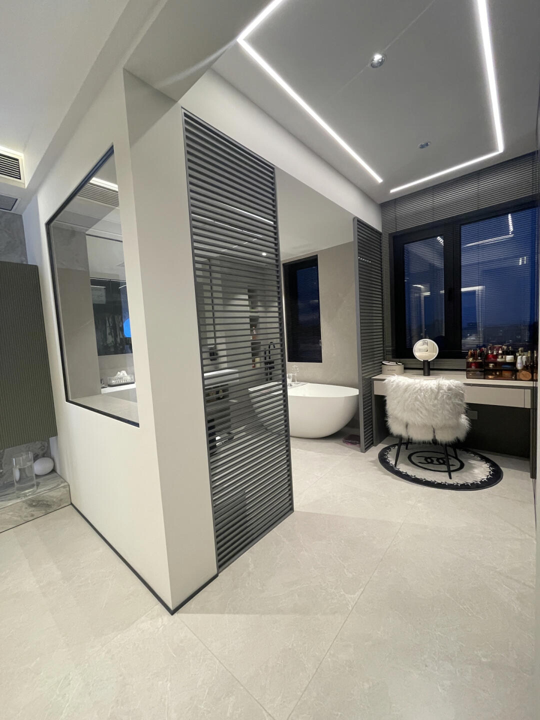 主卧内的开放式卫生间9张详细