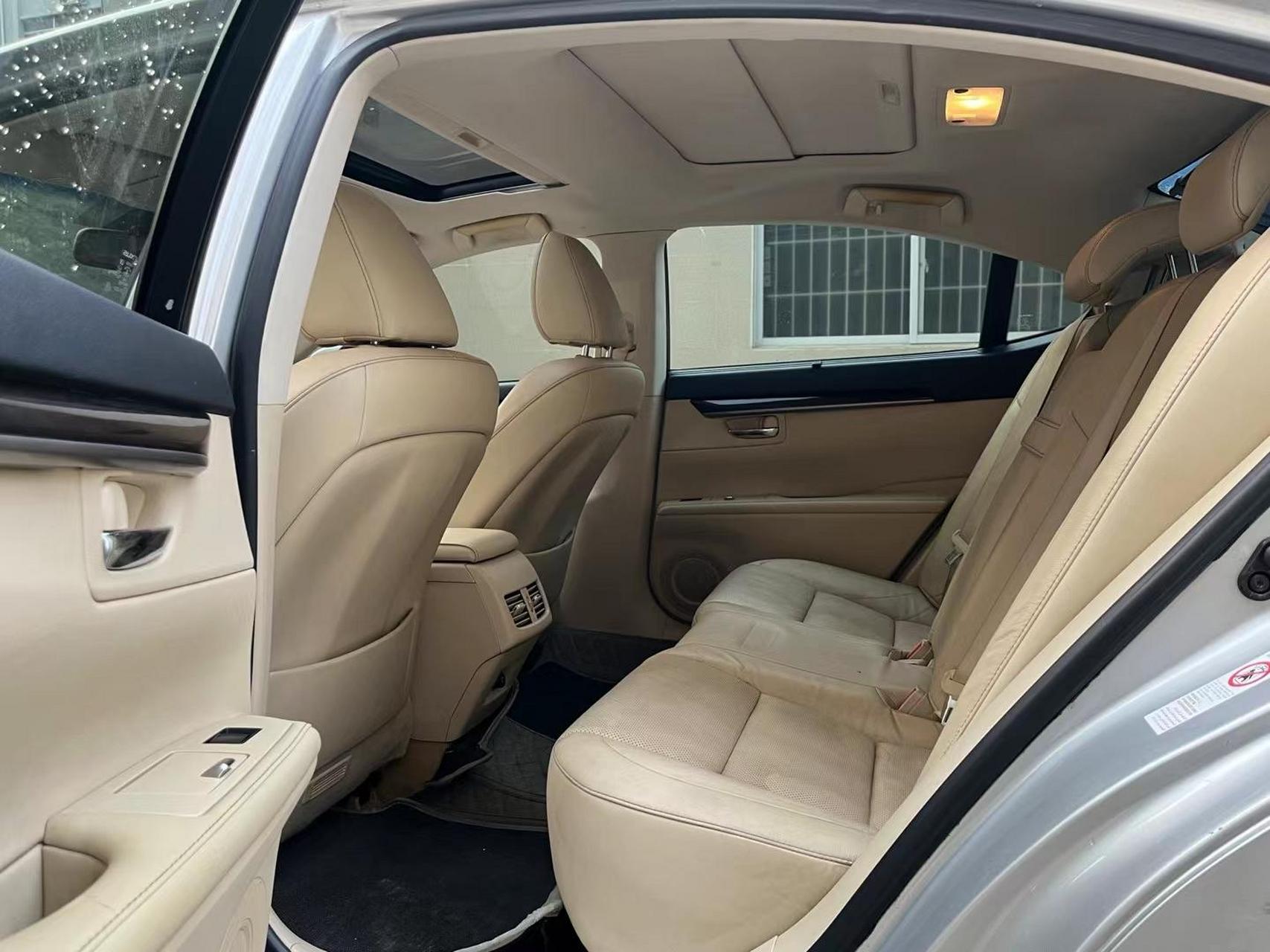 98万 准13年13款粤e雷克萨斯es250 进口典雅版 2.