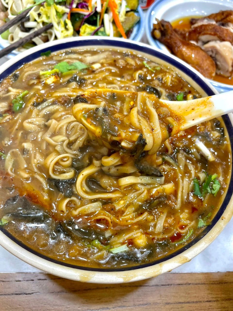 阜阳探店|粘粘乎乎的面条子90 今天中午来打卡刘晓燕杂面条,离我很