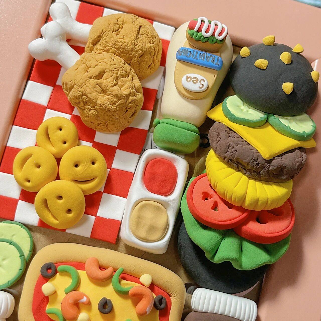 粘土相框61高热量美食之炸鸡汉堡92附细节图 材料:超轻粘土 近期