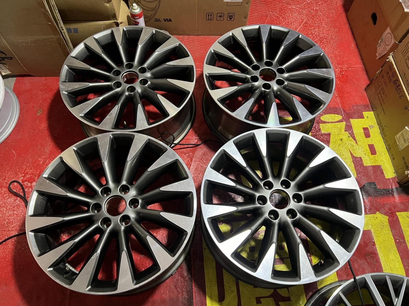 林肯领航员22寸原厂拆车轮毂一套 轮毂轻微瑕疵 无变形,开裂问题 数据