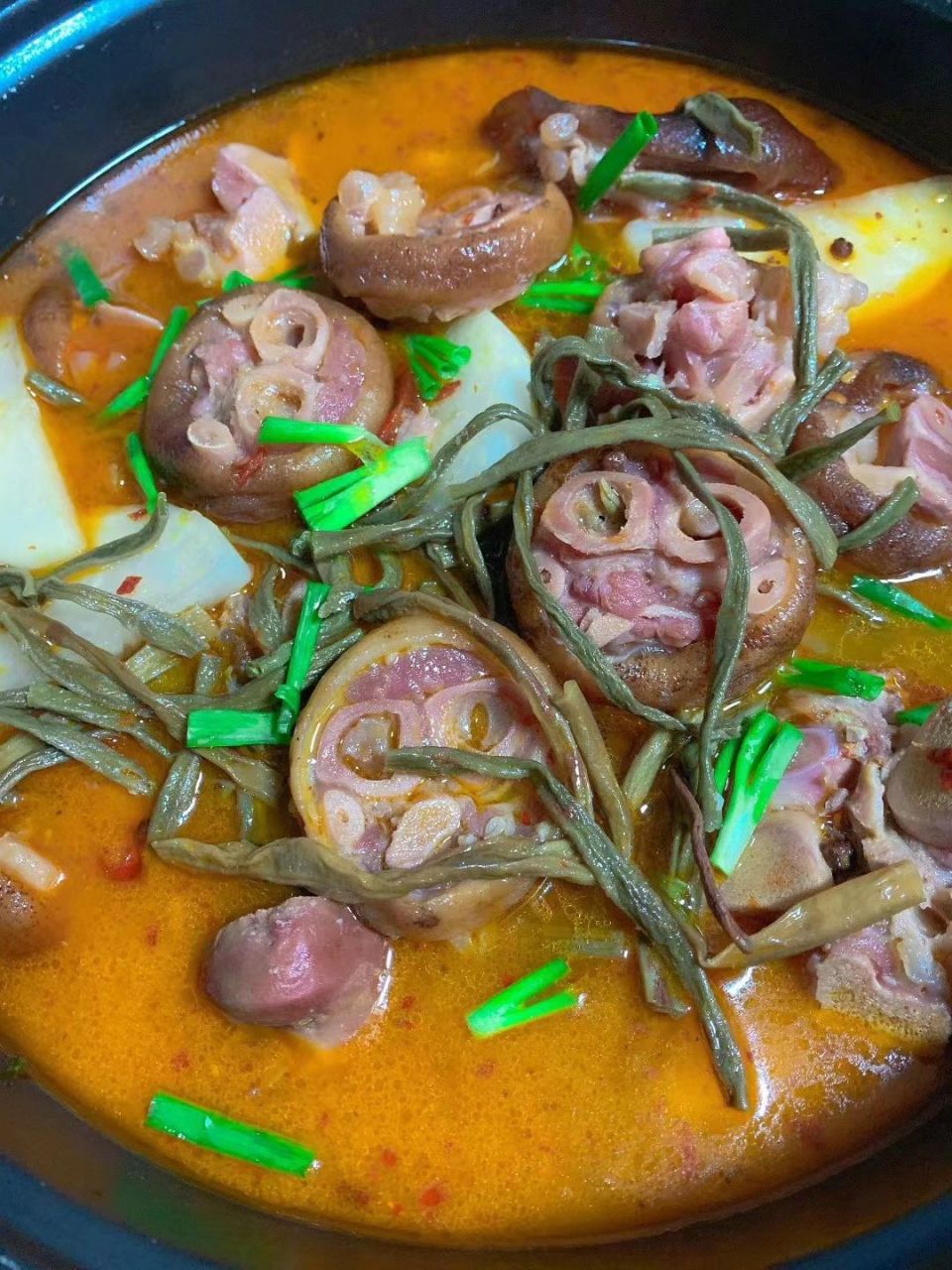 腊猪蹄炖干豆角 #腊猪蹄炖干豆角 时间过去很久了 记忆都模糊不清了